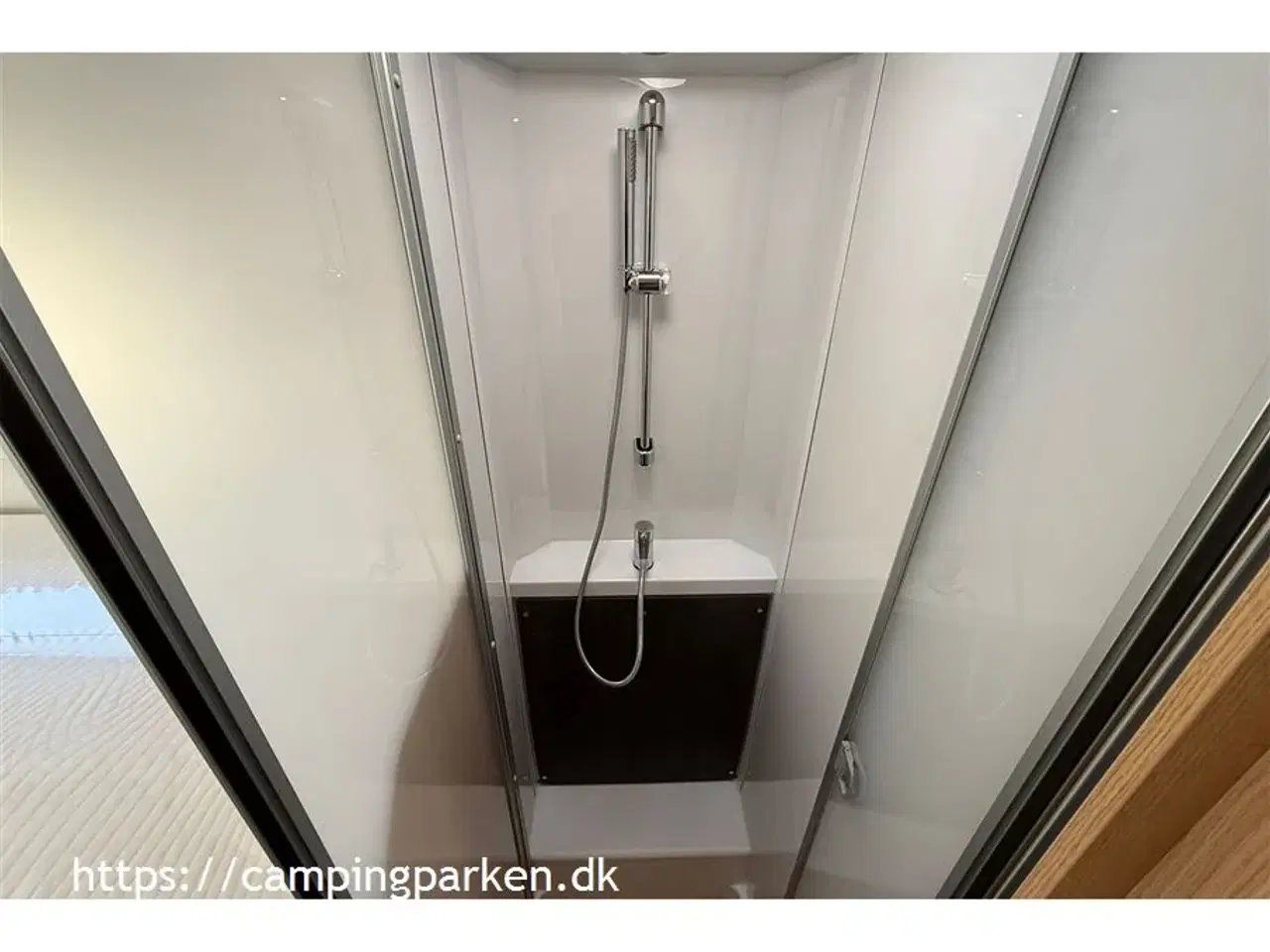 Billede 14 - 2026 - SunLight I 68 Adventure Edition   Sunlights flagskib med enkeltsenge, automatgear, 180hk og 4.400 kg. chassis