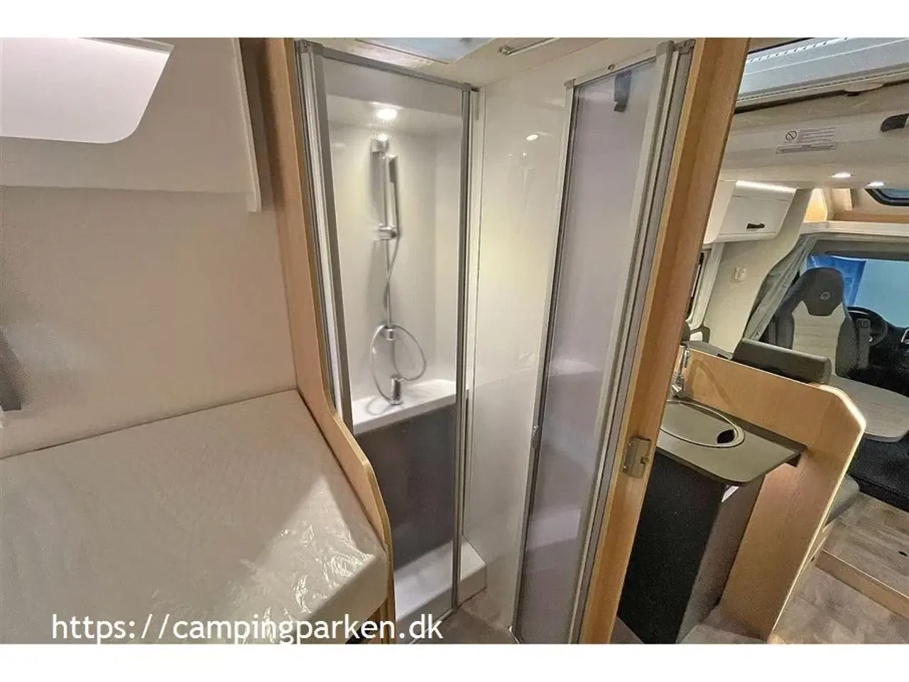 Billede 9 - 2024 - SunLight T 68 Adv. Edi. - Aut. gear Lækker autocamper med enkeltsenge, hæve/sænkeseng, automatgear og adaptiv fartpilot