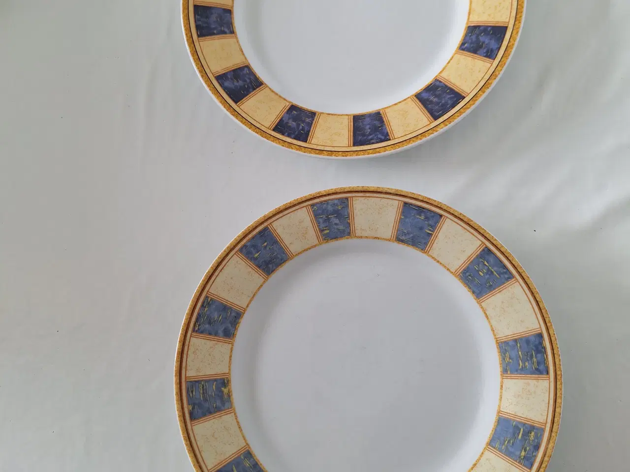 Billede 2 - Tallerkener