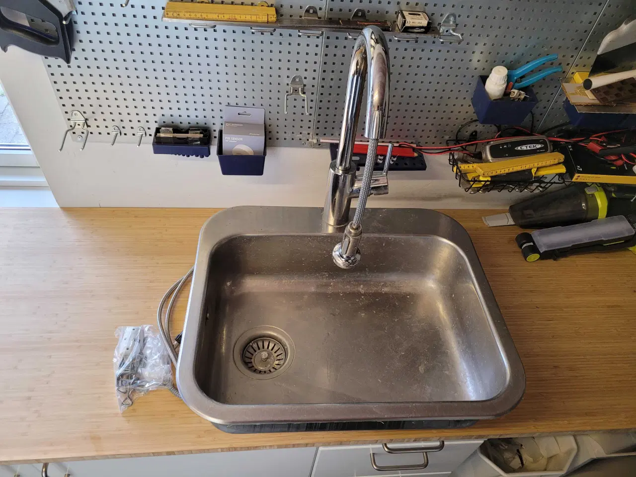 Billede 1 - Stålvask med udtræksvandhane