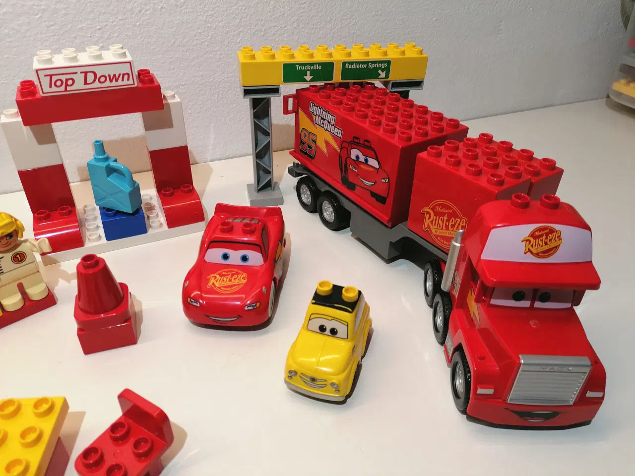 Billede 2 - Duplo Disney Cars, Lastbil, 2 Biler samt andet