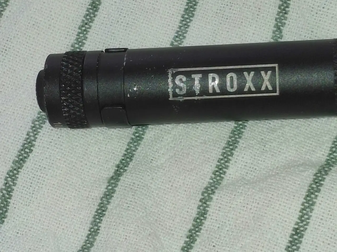 Billede 5 - Stroxx genopladelig LED Pencillygte - 250 Lumen