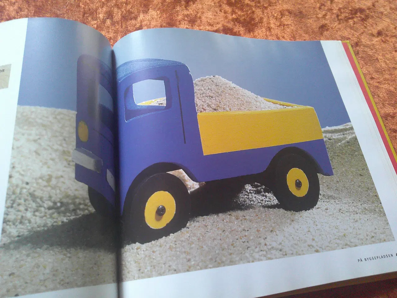 Billede 4 - Trælegetøj til lands, til vands og i luften,  