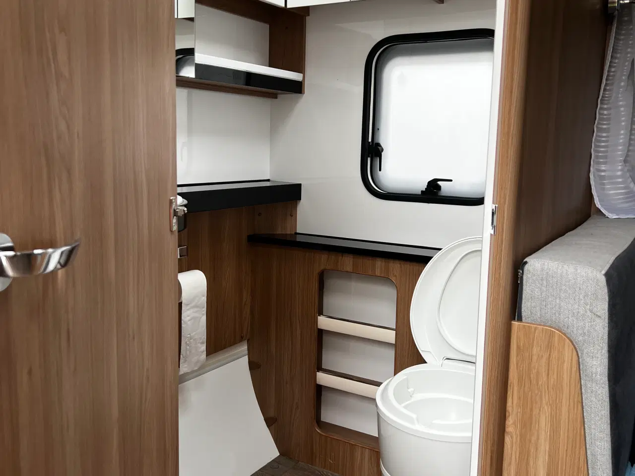 Billede 8 - Dejlig vogn med masser af opbevaringsplads