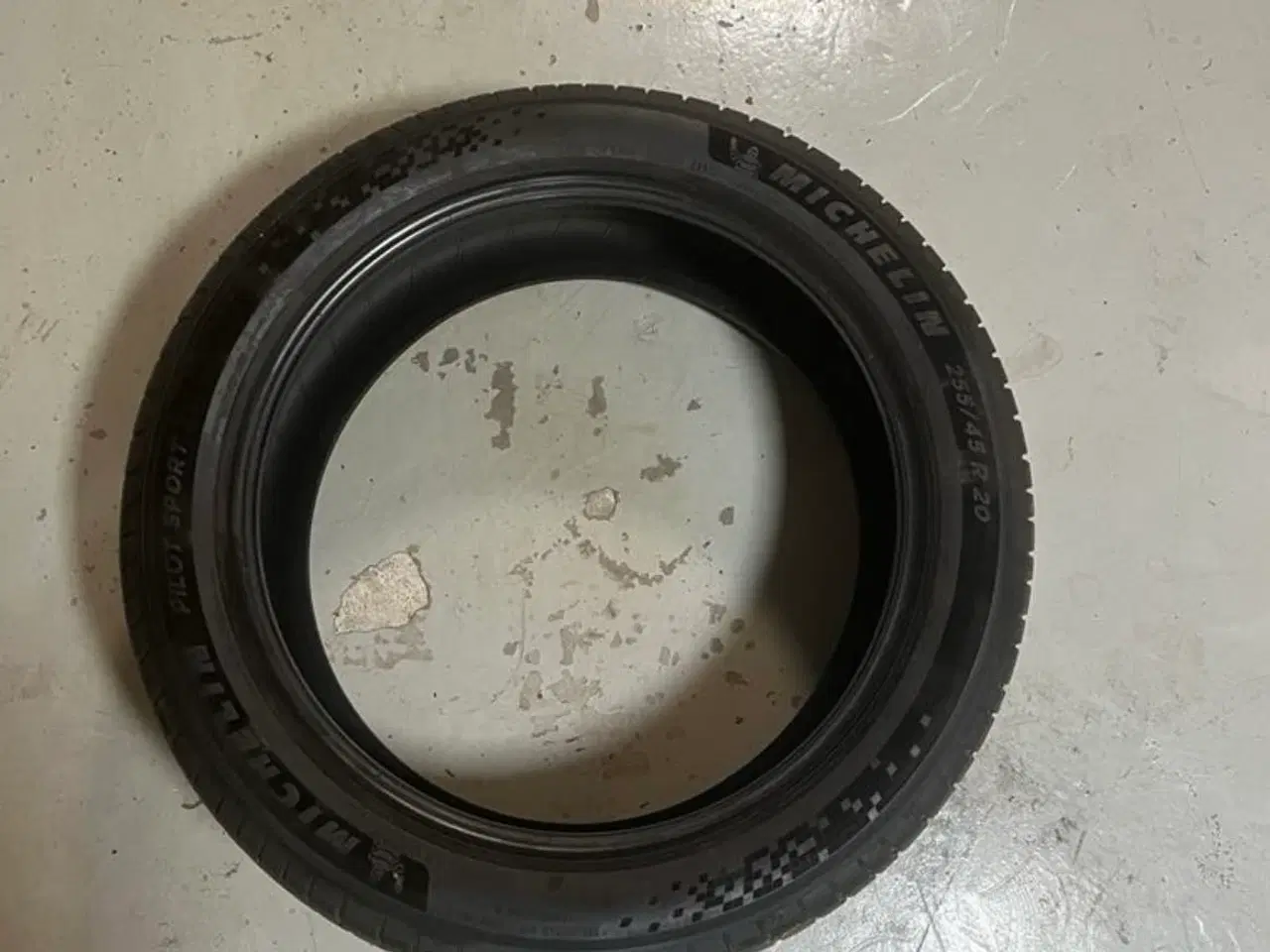 Billede 1 - 4 stk. sommerdæk til elbil