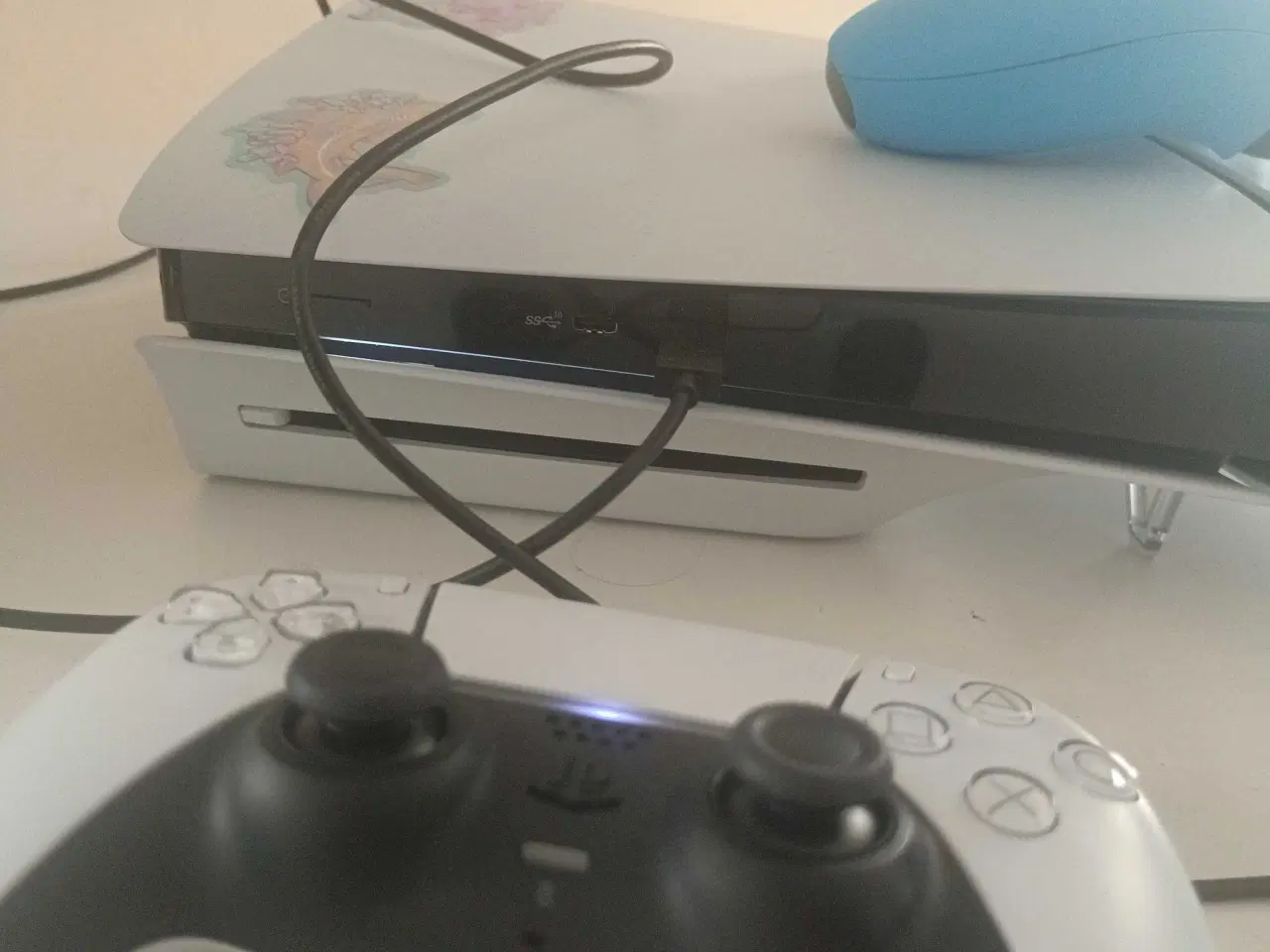 Billede 3 - ps5 med to controllere sælges