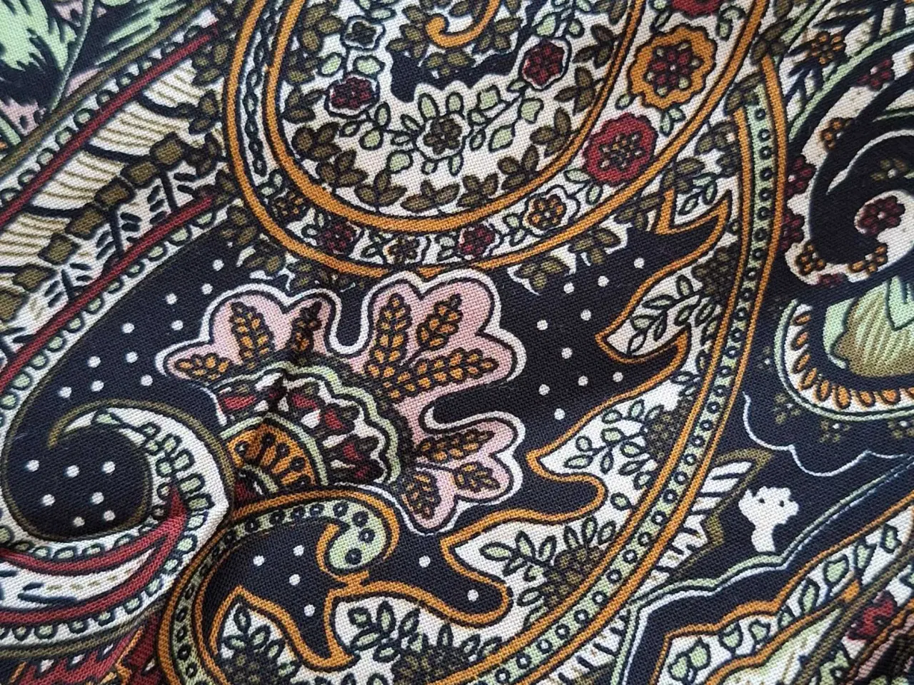 Billede 2 - Viskose med paisley tryk 