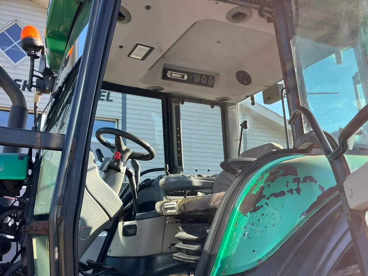 Billede 7 - Valtra T130 med 3.5ton frontlift