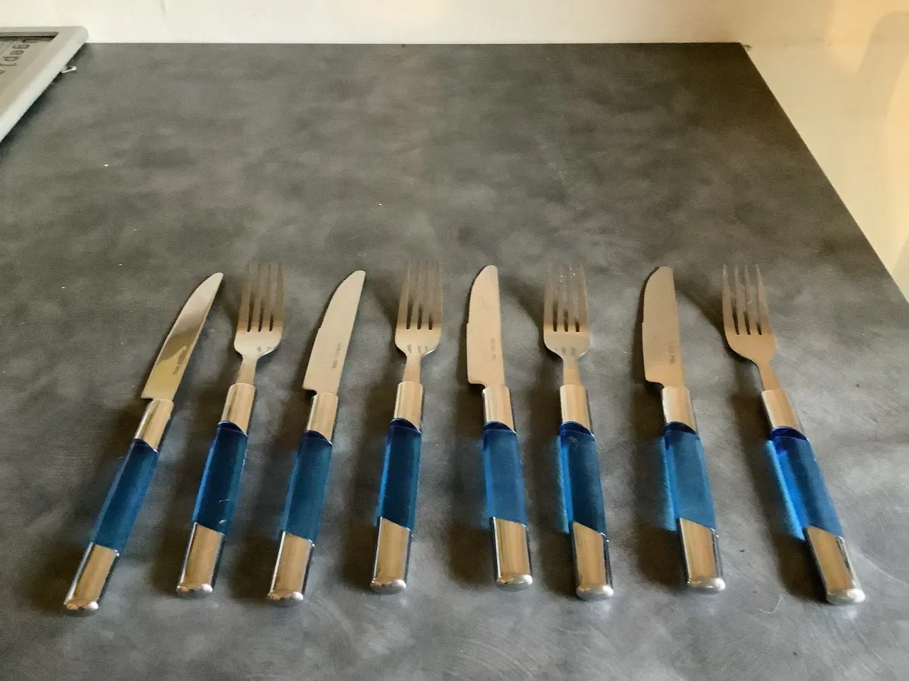Billede 2 - Bestik sæt stål med blå håndtag 8 dele