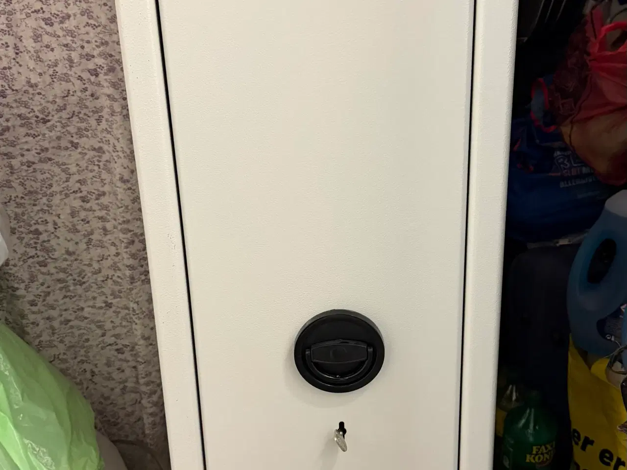 Billede 1 - Våbenskab (Godkendt)