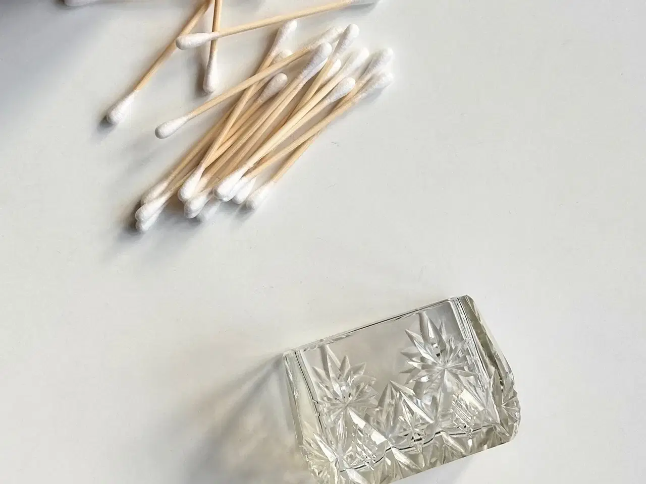 Billede 2 - Lille bæger, slebet glas