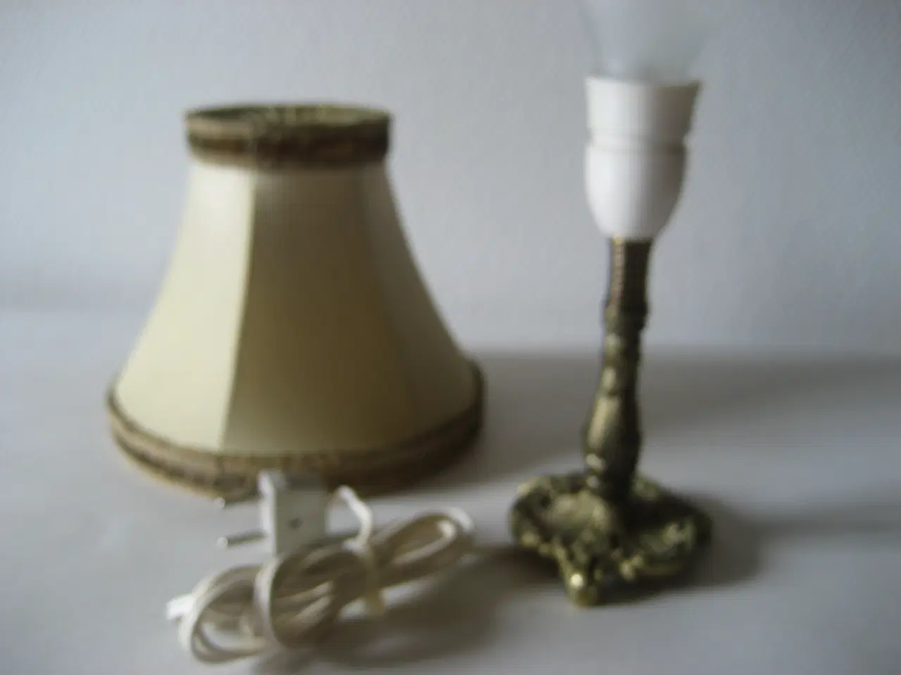 Billede 2 - Messingbordlampe sælges