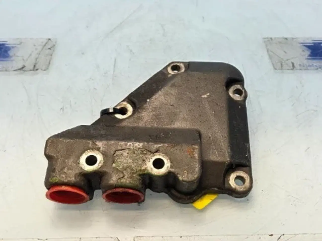 Billede 2 - John Deere  6068   Adapter Til Motoroliefilter   DZ122690