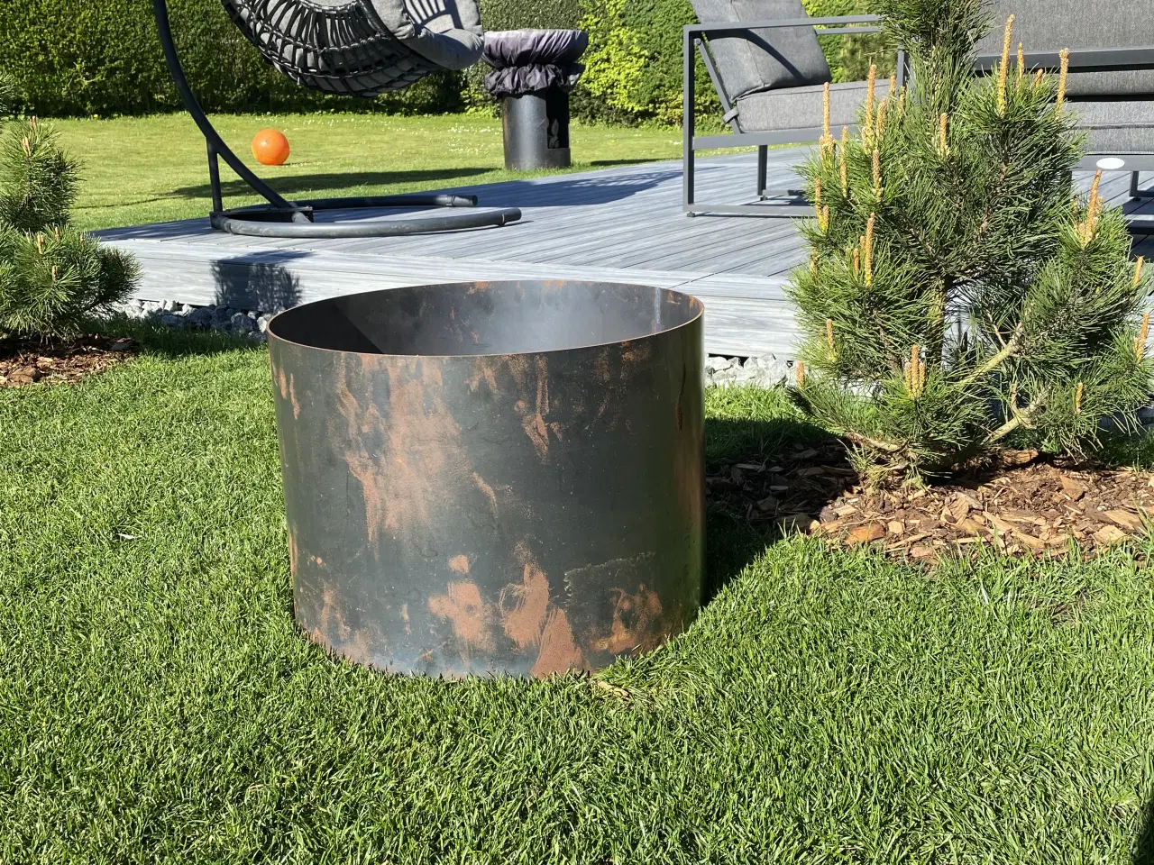 Billede 4 - Rund corten plantekasse – moderne og holdbar