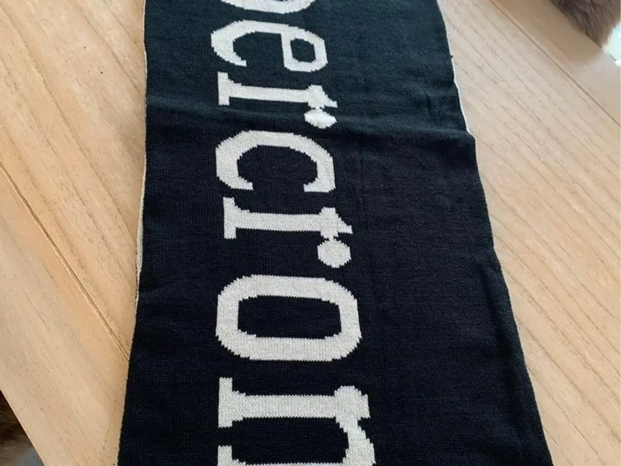 Billede 2 - Abercrombie & Fitch halstørklæde - NYT