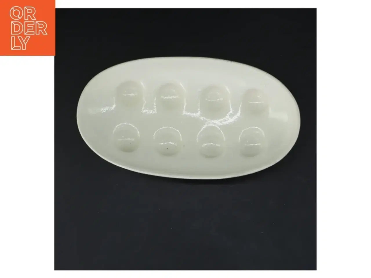 Billede 2 - Ovalt hvidt fad med dekorationshuller (str. 22,5 cm)