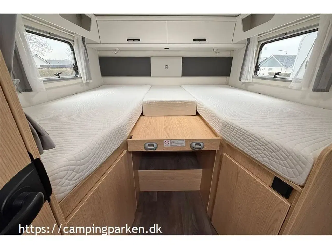 Billede 11 - 2023 - SunLight   Nyere brugt Sunlight T68 Adventure med sænkeseng, enkeltsenge og 165hk motor