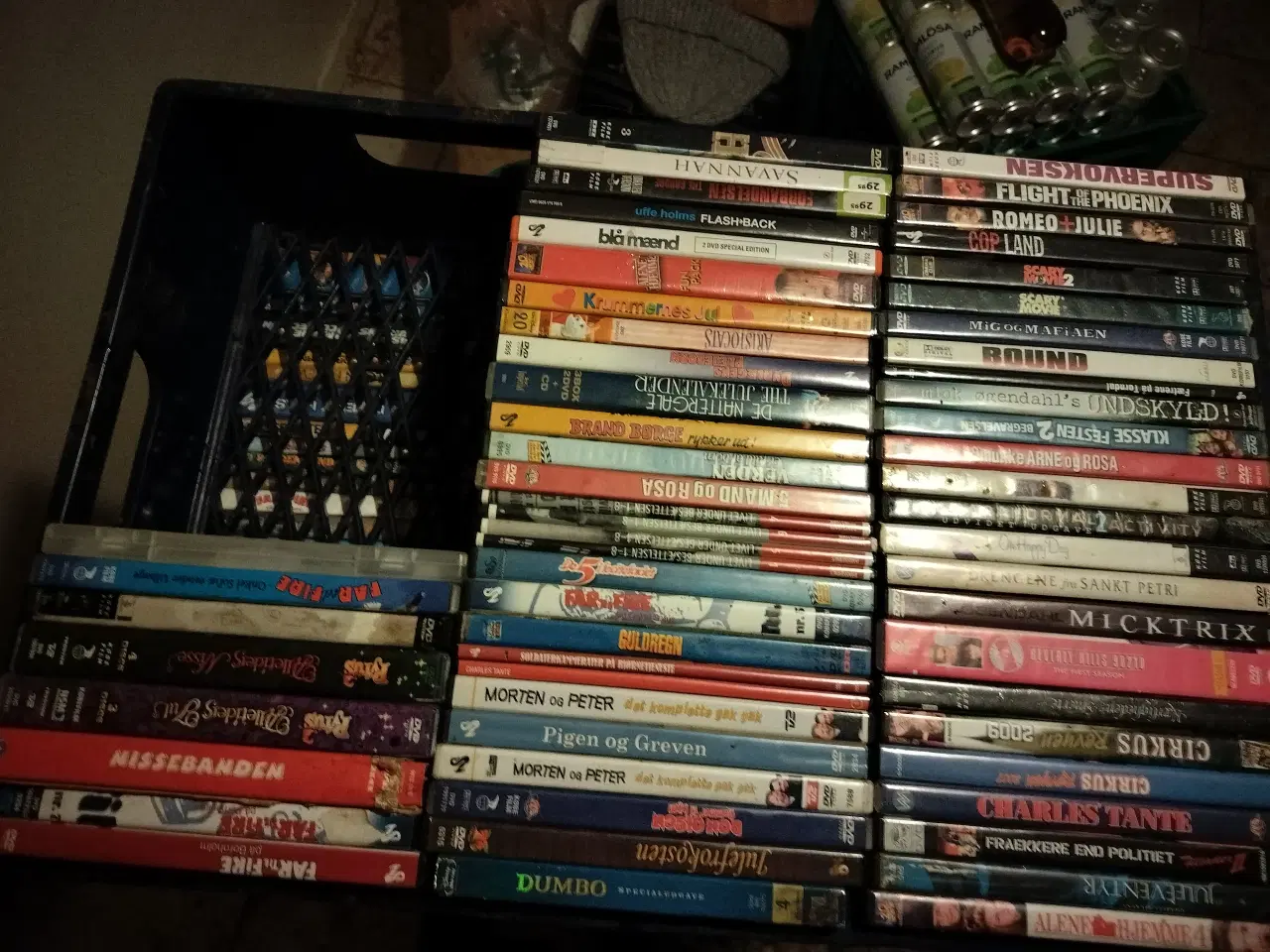 Billede 1 - 5 hele kasser med DVD 