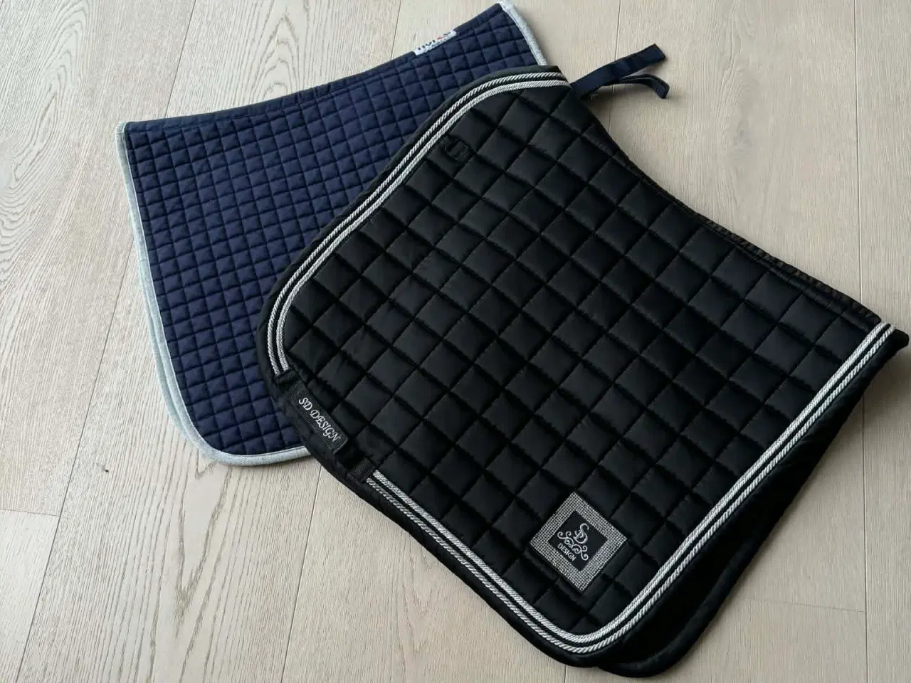 Billede 2 - Dækken 17”