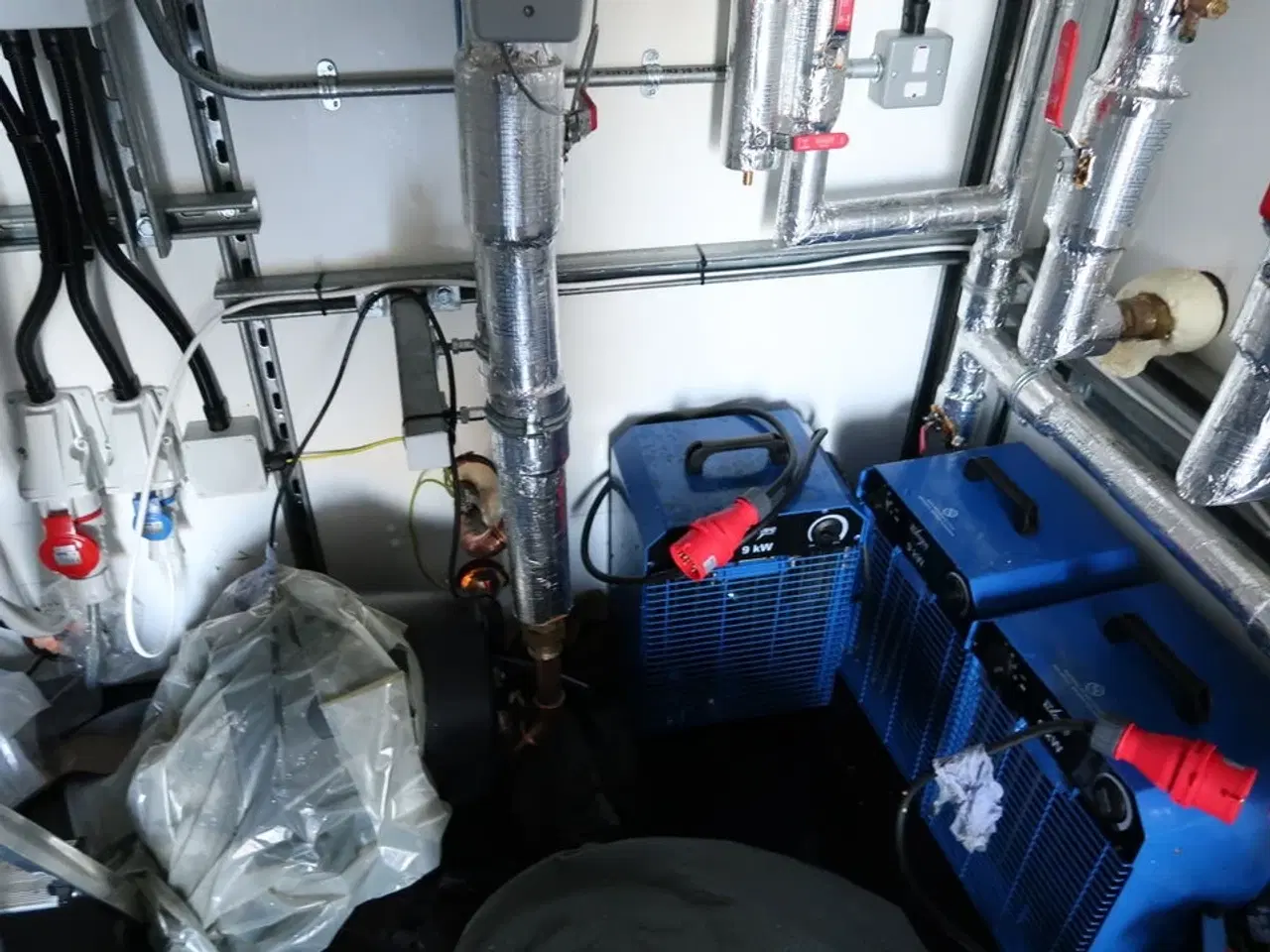 Billede 42 - 20 fods isolering container indrettet som testcenter af overskudsvarme (læs beskrivelse)