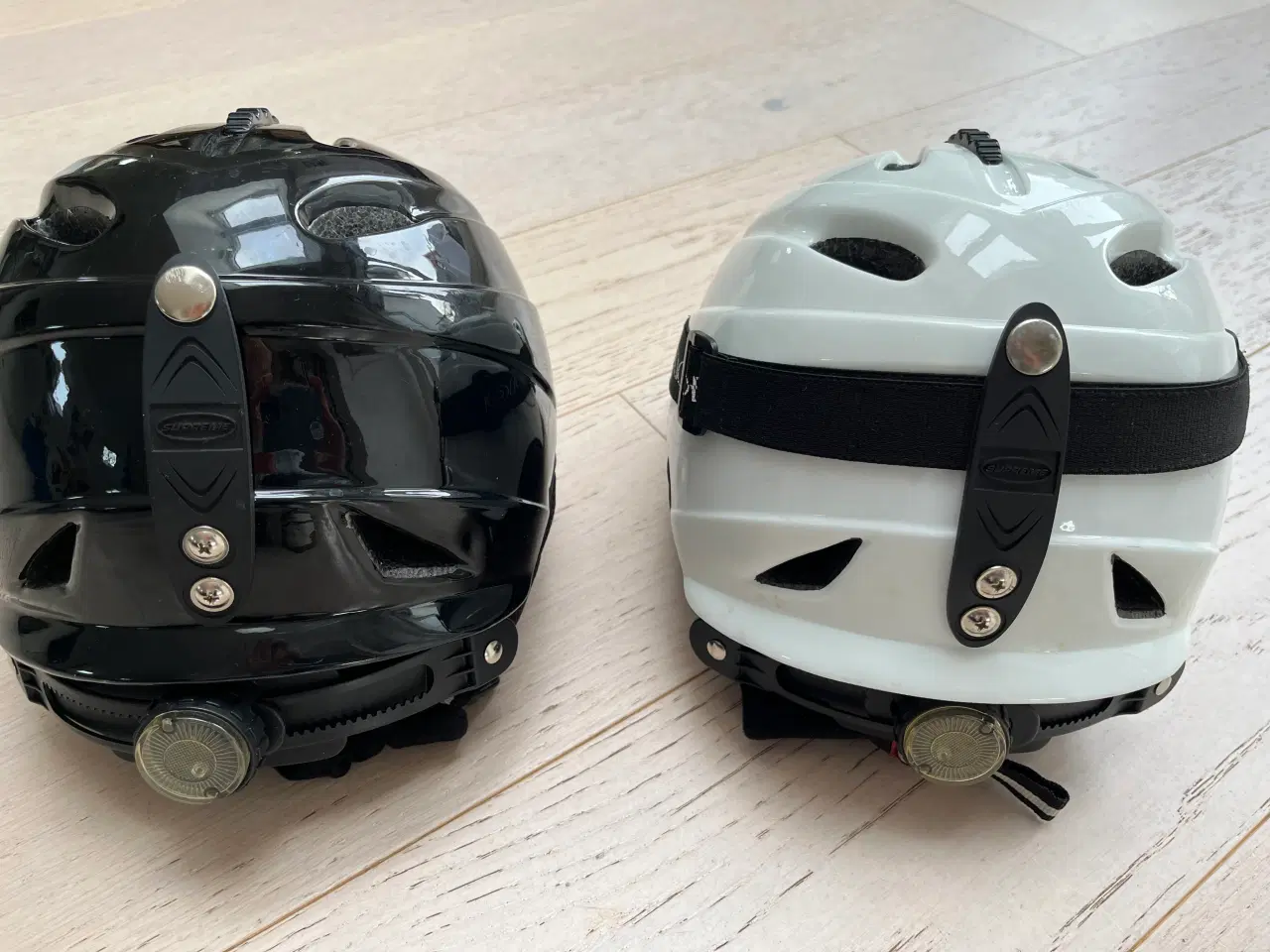 Billede 2 - Skihjelme sort og hvid