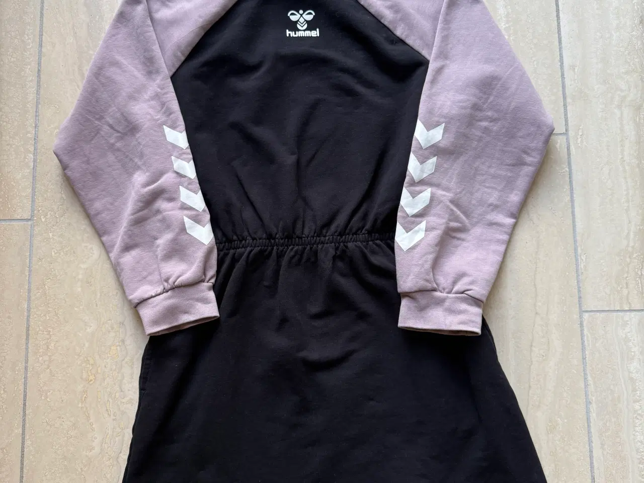 Billede 1 - Hummel kjole i økologisk bomuld, str. 134 