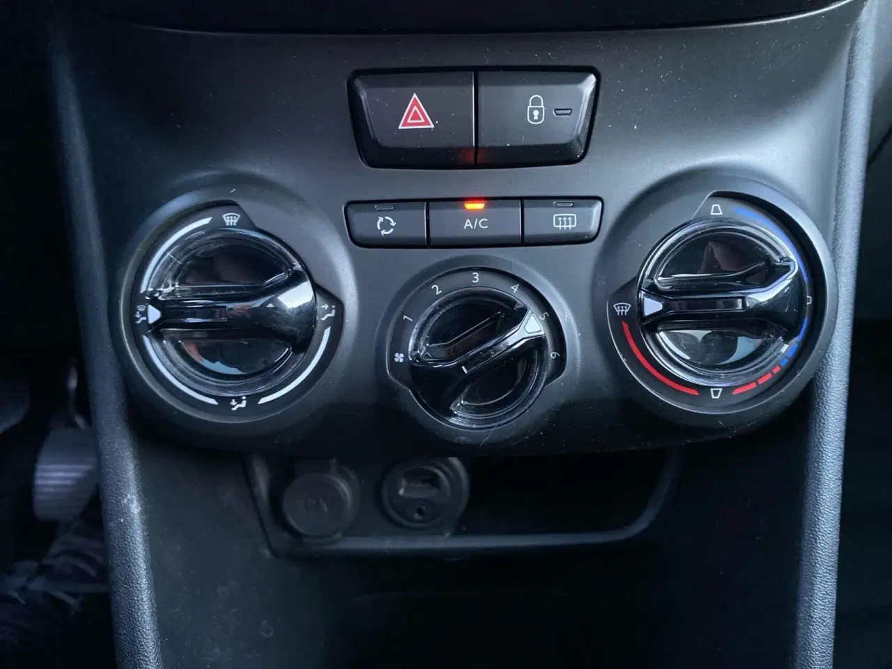 Billede 11 - Peugeot 208 1,6 BlueHDi Chili Sky 100HK 5d