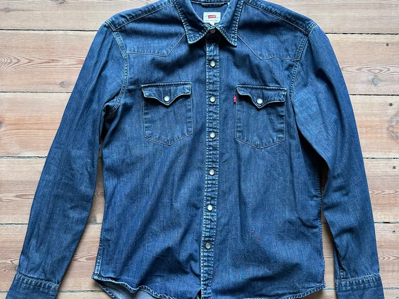 Billede 1 - Mørkeblå Levi's cowboy skjorte i M