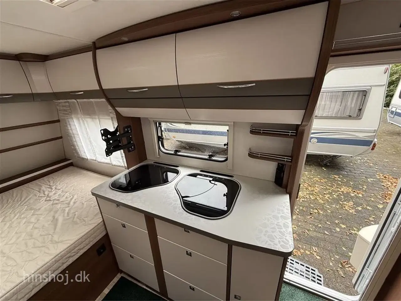 Billede 4 - 2014 - LMC Vivo 400 D   Dejlig Rejse vogn med dobbeltseng fra Hinshøj Caravan