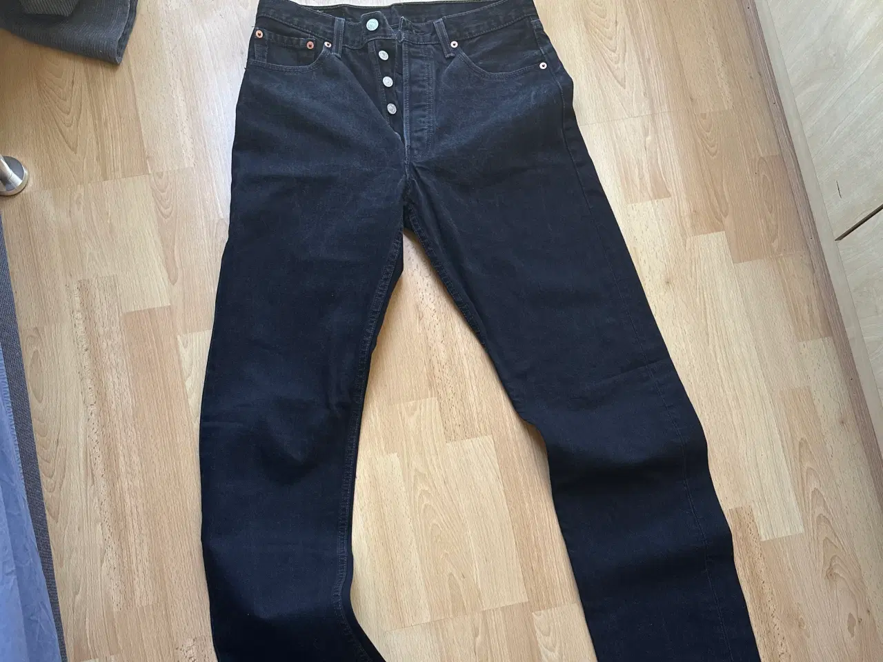 Billede 1 - Sorte Levis bukser 
