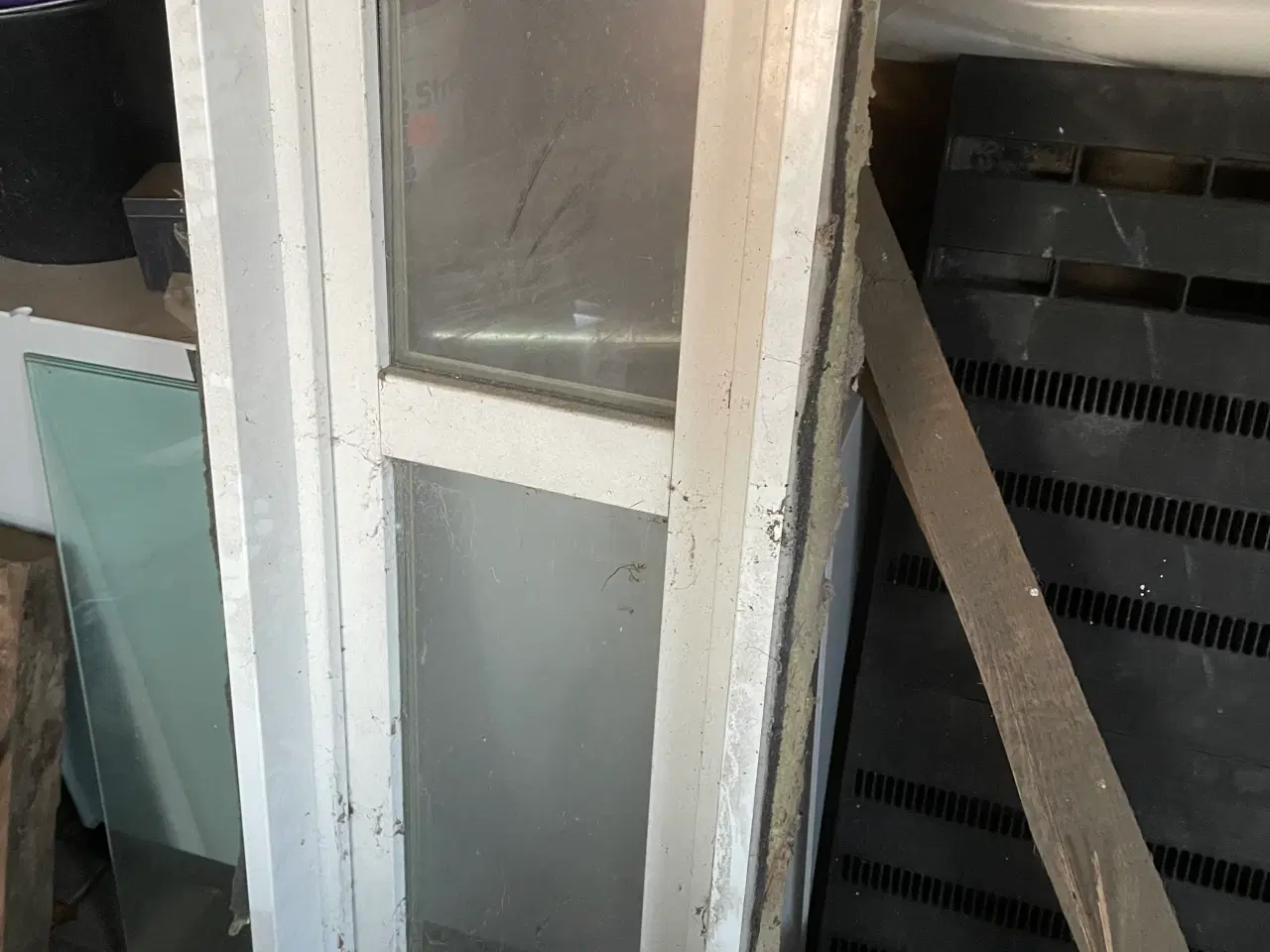 Billede 4 - Plast vindue med kip