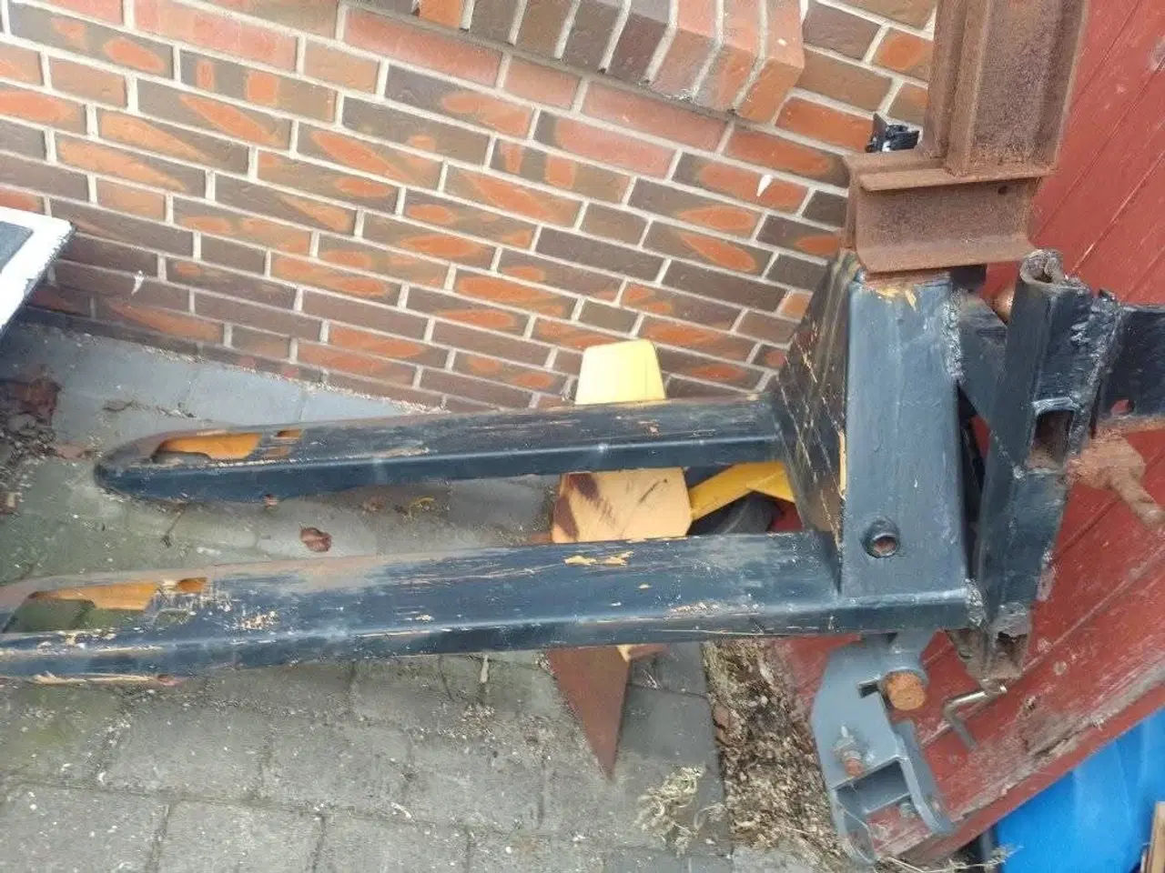 Billede 9 - Lille traktor sælges med en del tilbehør