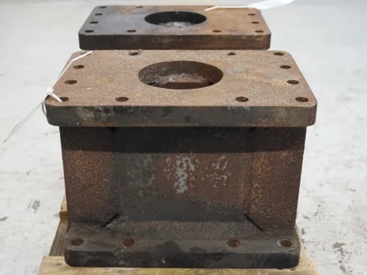 Billede 5 - Fendt 6335C Afstands stykke 320719950