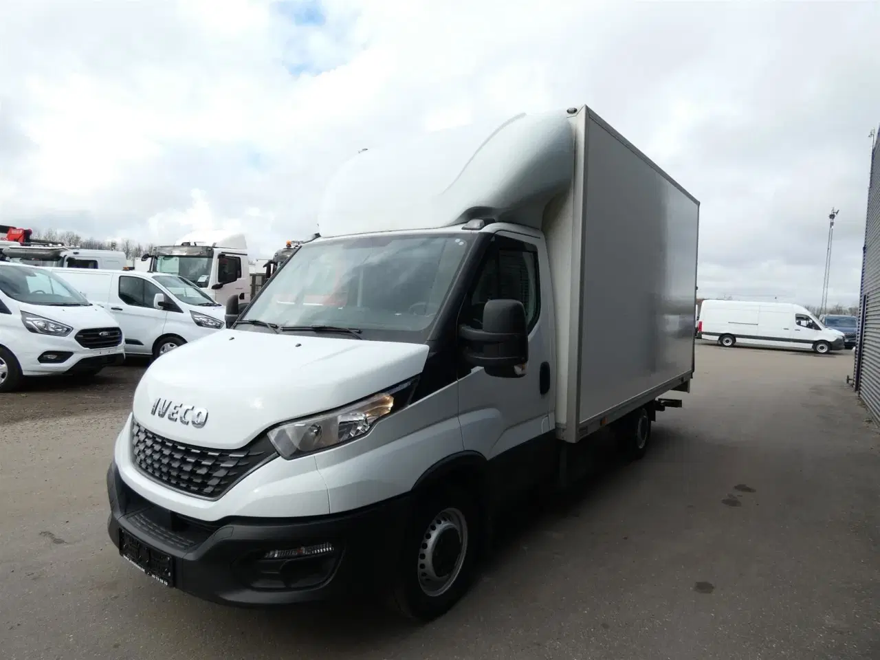 Billede 4 - Iveco Daily 35S14 Alu.kasse m./lift 2,3 D 136HK Ladv./Chas. Aut.