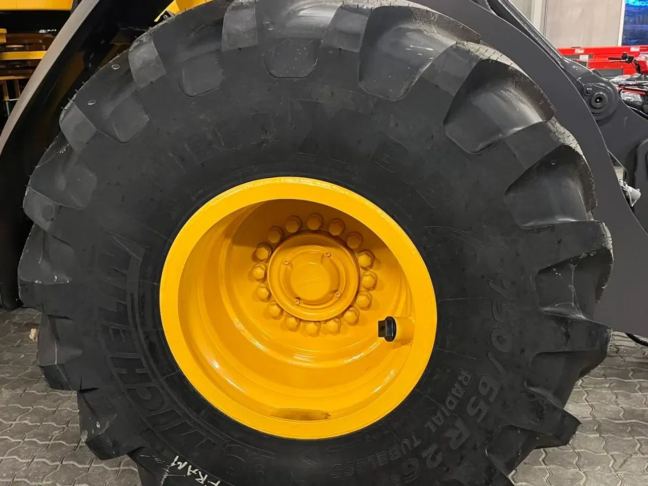 Billede 20 - Volvo L 70 H H2 BEMÆRK MED GARANTI FRA VOLVO FREM TIL DEN 30.11.2026. AGRICULTURE DK-maskine med lang arm, Co-Pilot & med 750mm Michelin MEGA X BIB hjul.