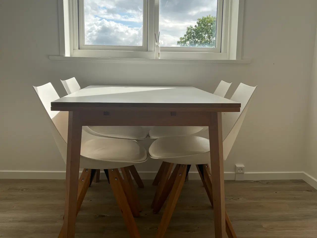 Billede 1 - Spisebordsæt 
