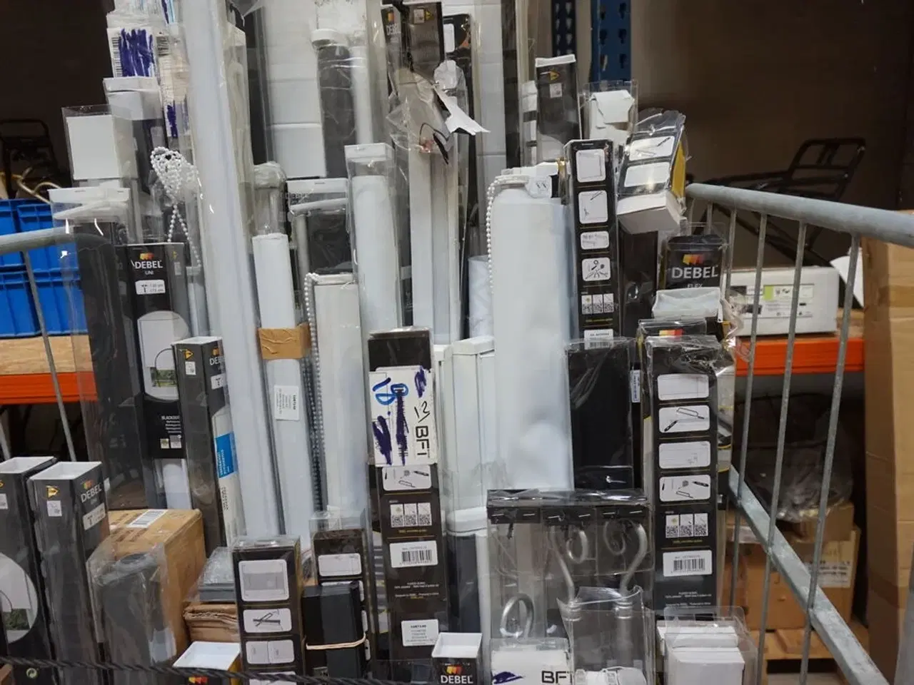 Billede 3 - Stort parti Ass Persienner, rullegardiner m.m.