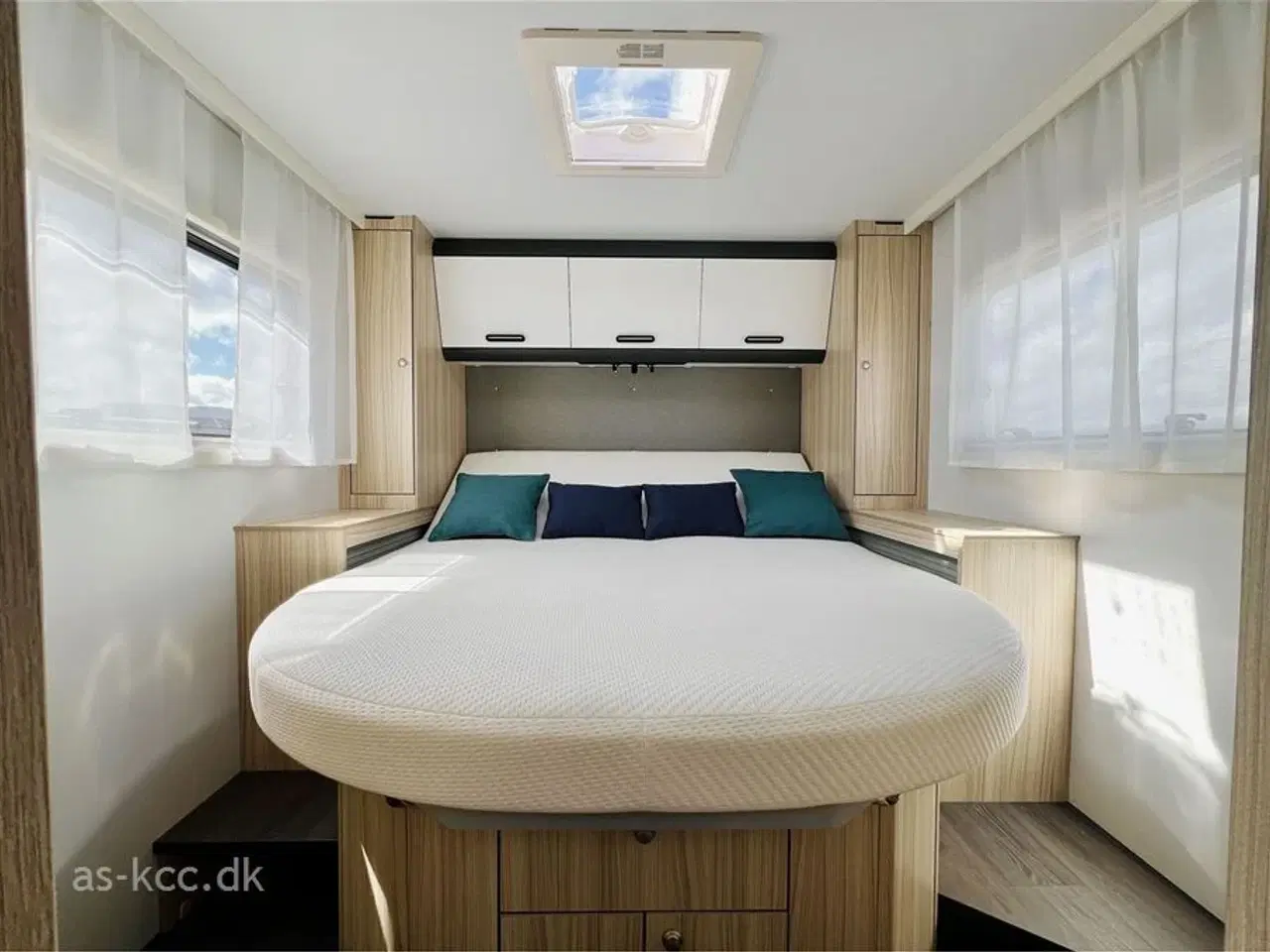 Billede 17 - 2024 - Sun Living S 75 SC   Ny Sun Living S 75 SC automat gear og fritstående dobbelt seng.