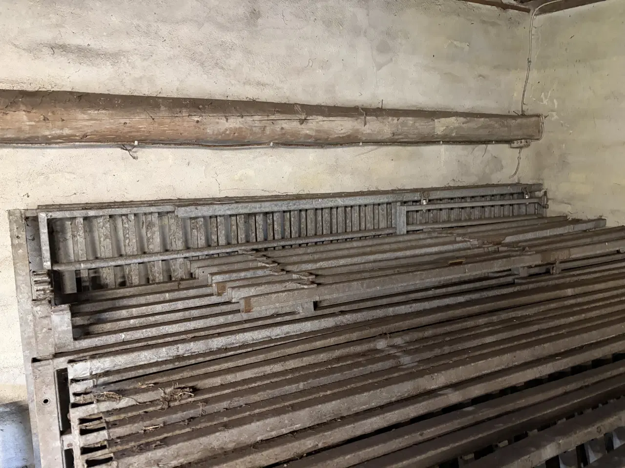 Billede 4 - Galvaniserede hestebokse 7 stk (22 døre/vægge)