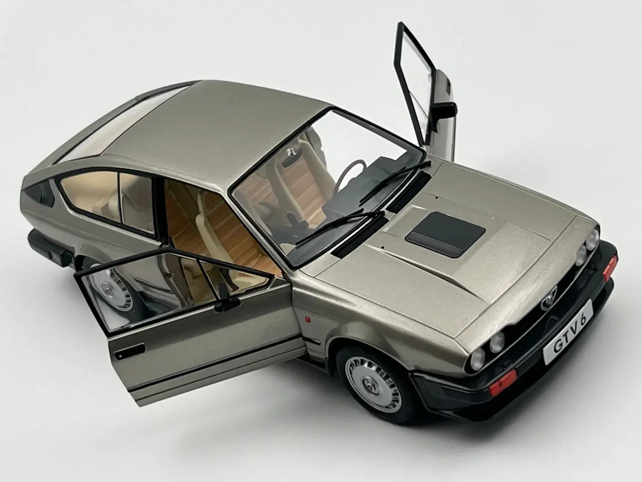 Billede 3 - 1984 Alfa Romeo GTV V6 - 1:18