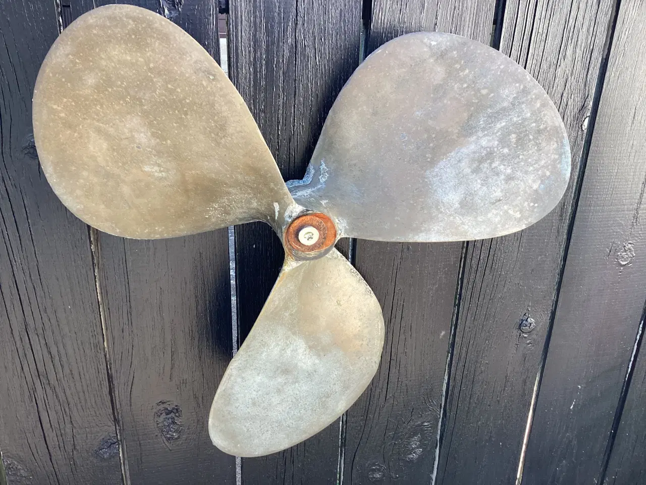 Billede 1 - brugt skrueaksel og skrue