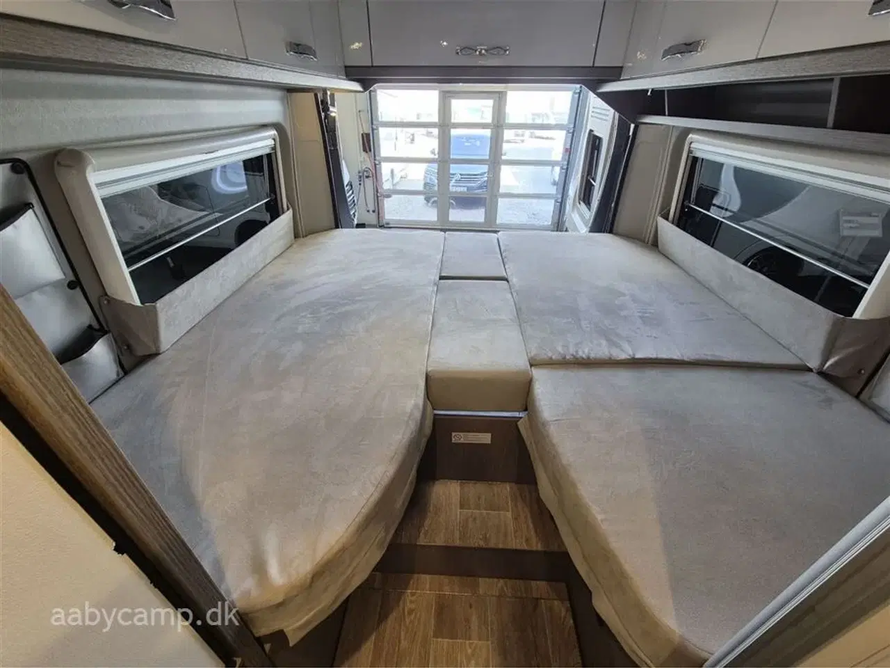Billede 21 - 2020 - Pössl Roadcar R 640 Automatgear. 2x solceller. batteri. markise. duo-control. kompressor køleskab. undervognsbehandlet. helårsdæk. anhængertræk. soft close på bo-delsdør.