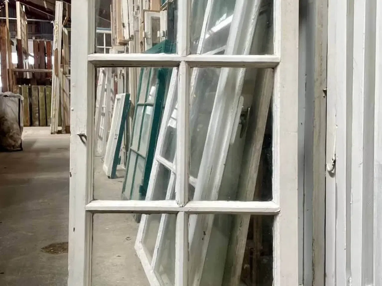 Billede 3 - Klassisk 6-ruders vinduesramme m. blæst glas