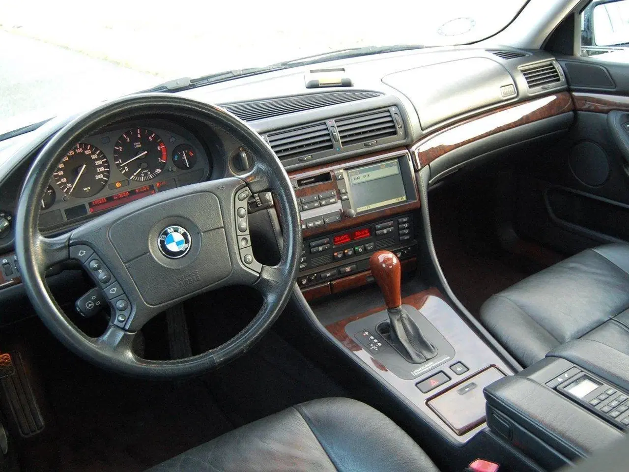 Billede 10 - BMW e38 750i 1998 196.000km ( uden afgift )