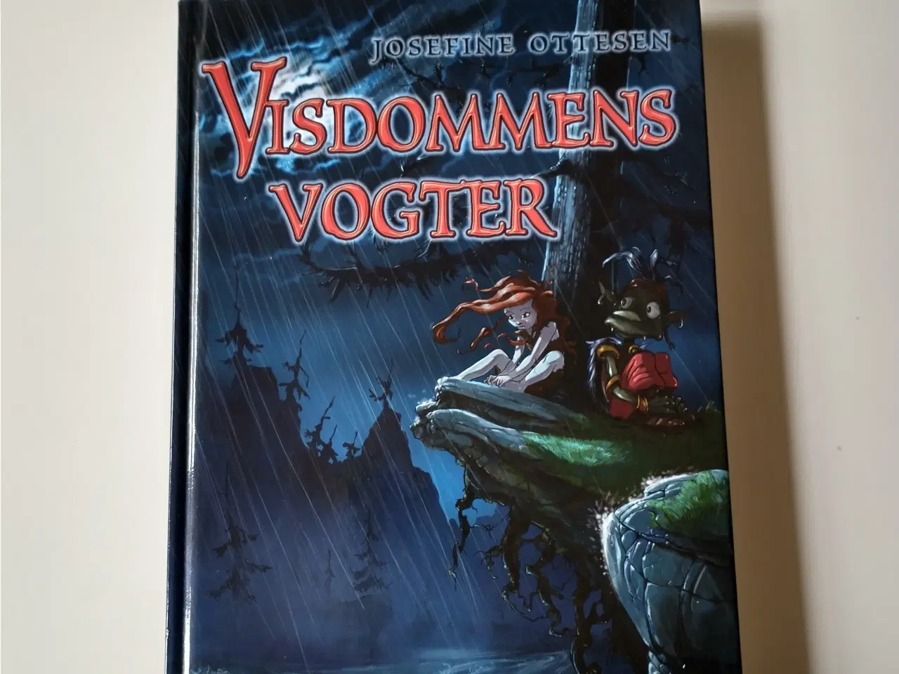 Billede 1 - Visdommens vogter. Af Josefine Ottesen