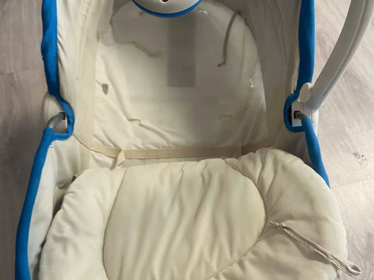 Billede 4 - Tiny Love skråstol i blå/beige.