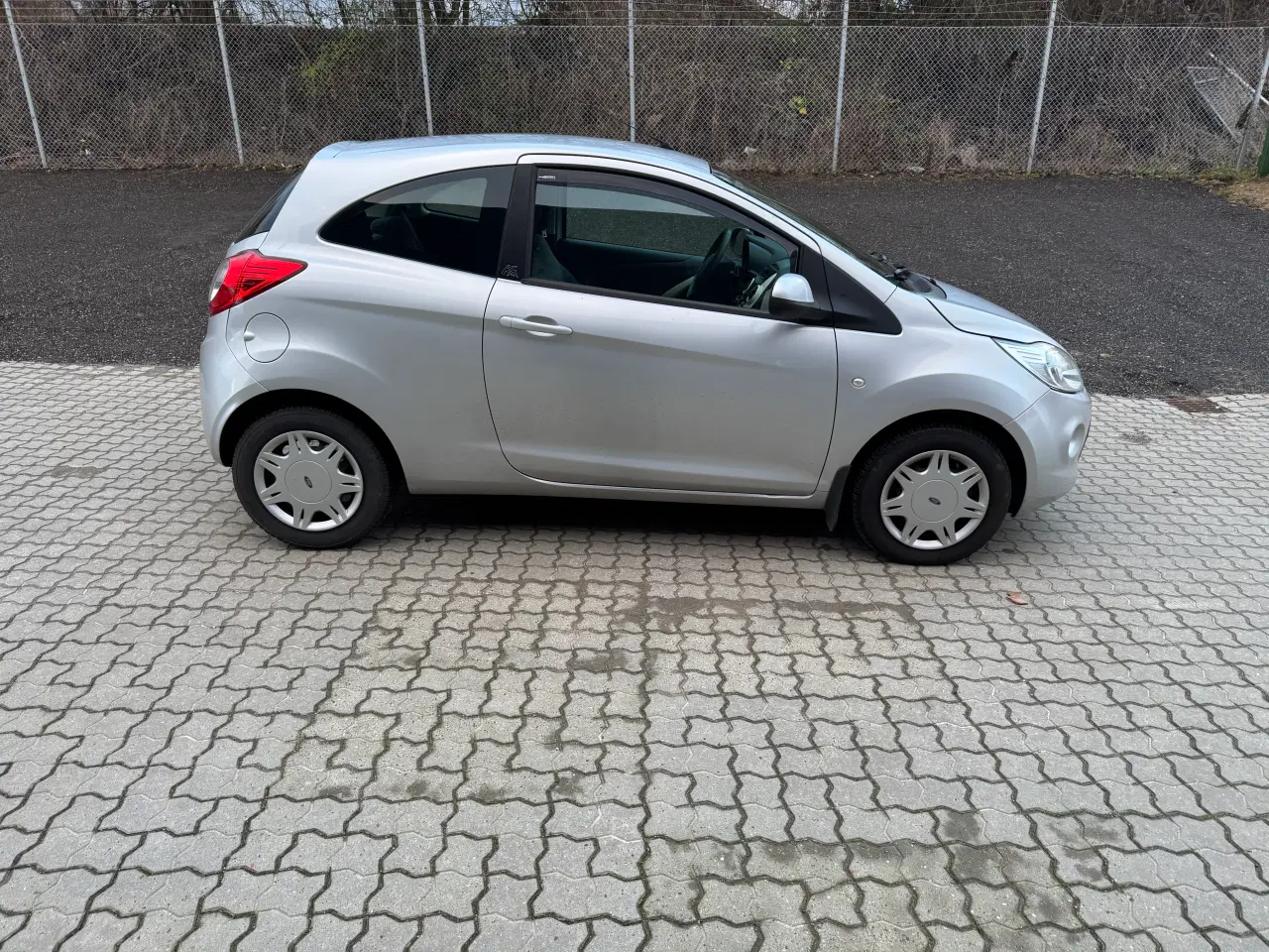 Billede 4 - Ford ka sælges årg. 2010 med lavt km på 124000