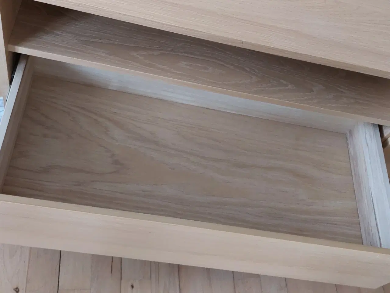 Billede 2 - Tv-bord i "bøg"