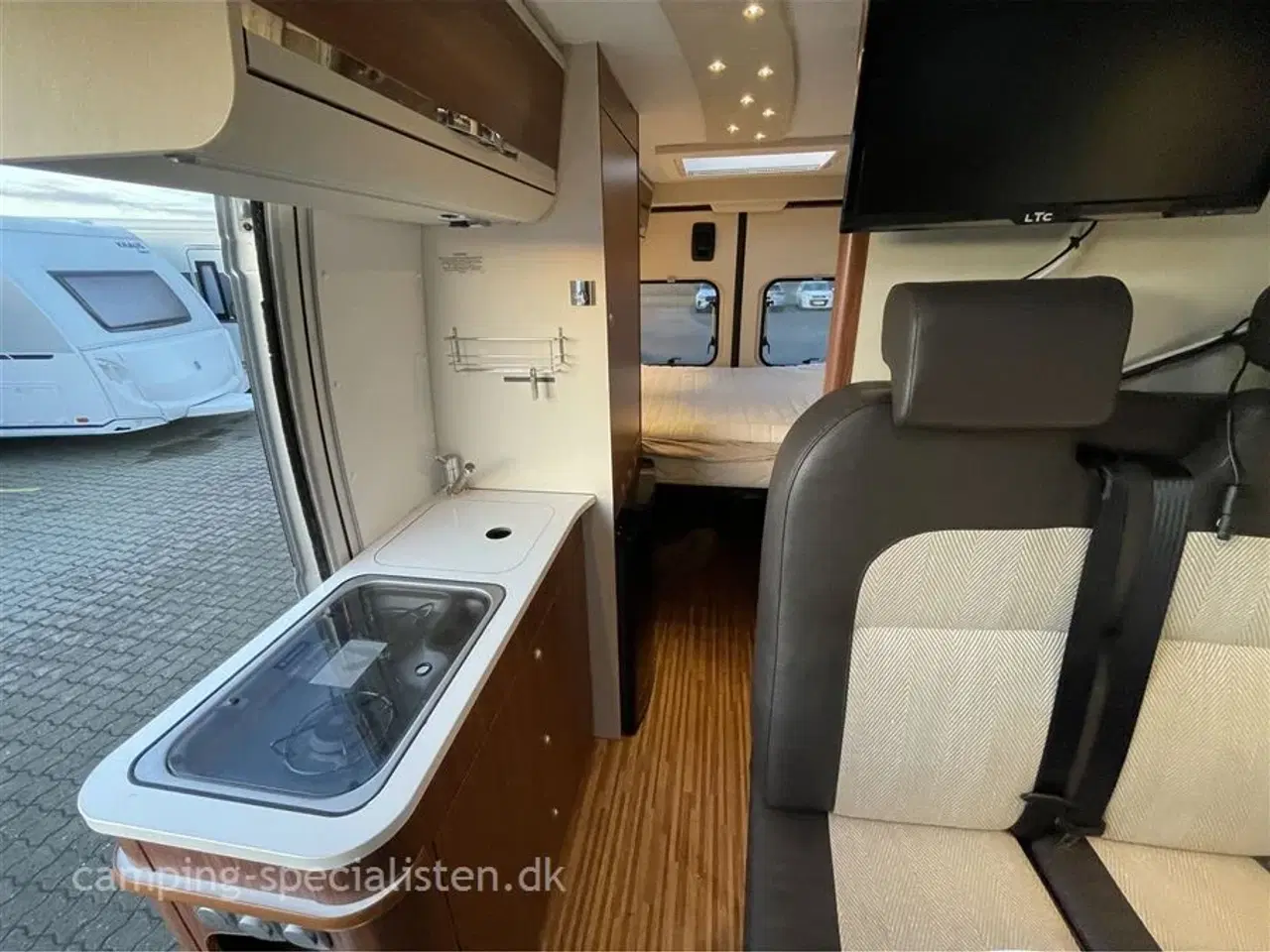 Billede 8 - 2016 - Adria Twin 600 SP   Pæn Van, med få kilometer på tælleren - Adria Twin 600 SP fra 2016 - Kan nu opleves hos Camping-Specialisten