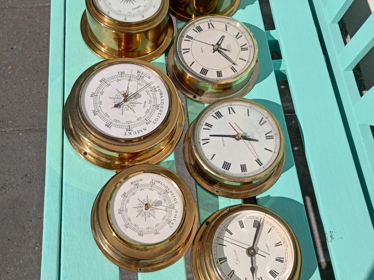 Billede 5 - Et lot messing ure og barometer 